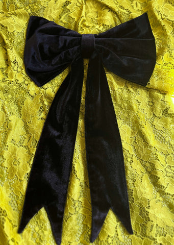 Priscilla Bow in Black Velvet